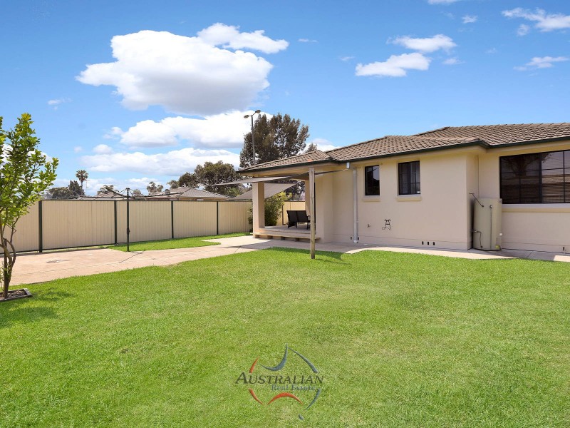 82 Tichborne Drive, Quakers Hill NSW 2763