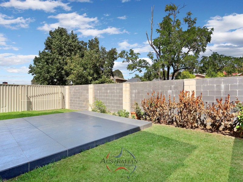 1/2 Muccillo Street, Quakers Hill NSW 2763