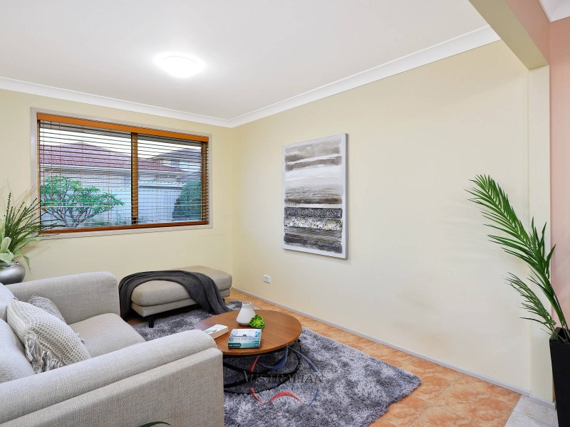 8 Erin Street, Quakers Hill NSW 2763