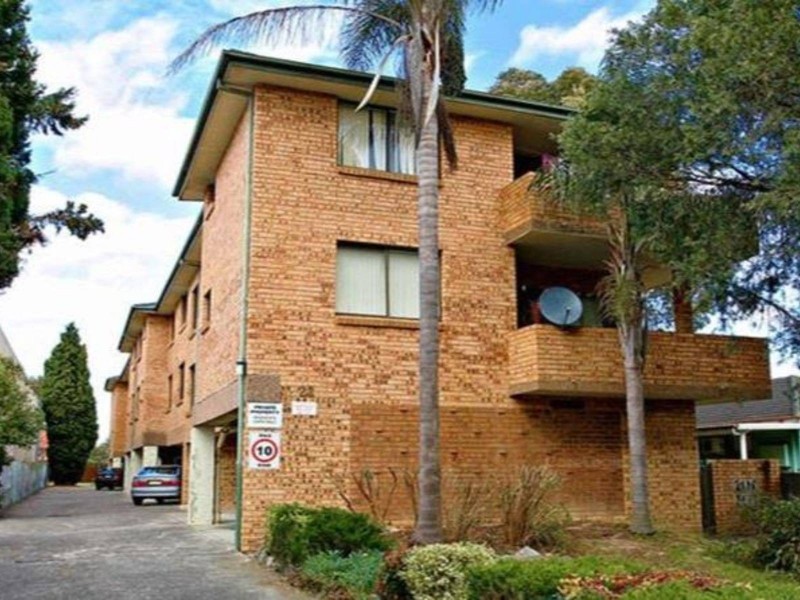 8/22 Louis Street, Granville NSW 2142