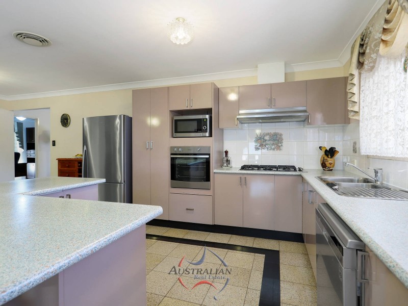 11 Brendan Place, Quakers Hill NSW 2763