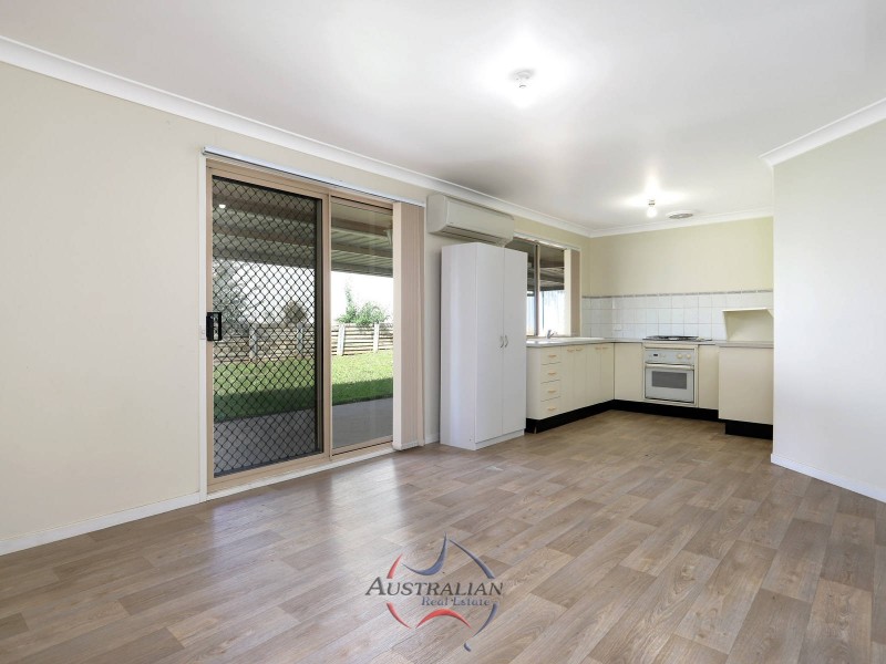 2 Toomey Crescent, Quakers Hill NSW 2763