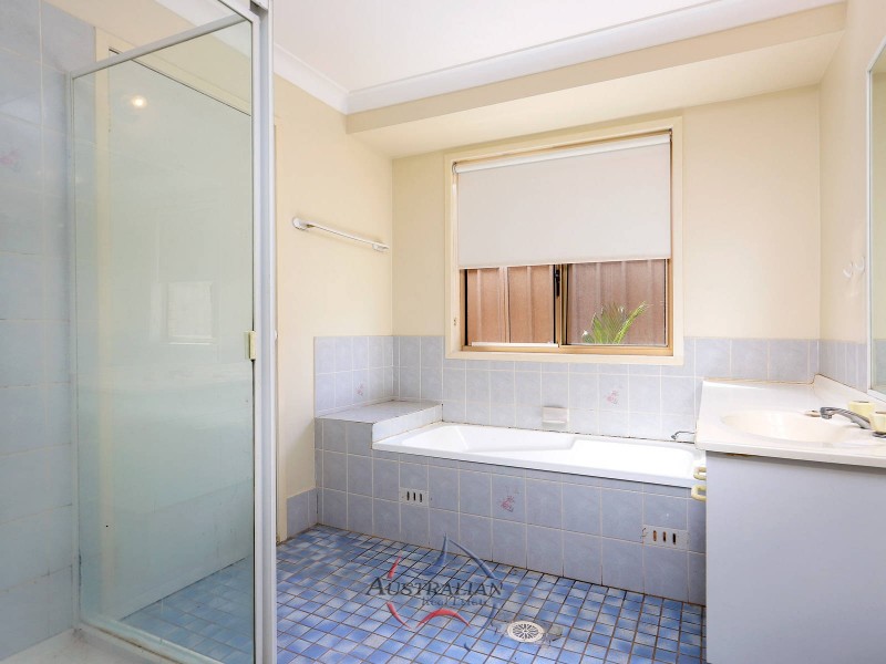 2 Toomey Crescent, Quakers Hill NSW 2763