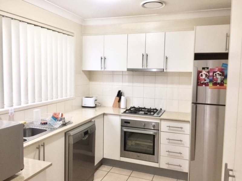 13 Tree Top Circuit, Quakers Hill NSW 2763