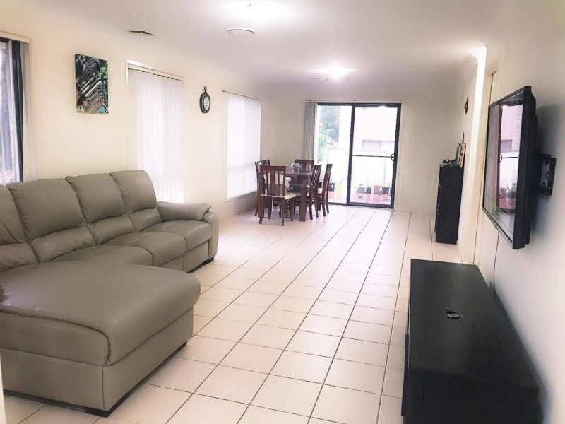 13 Tree Top Circuit, Quakers Hill NSW 2763