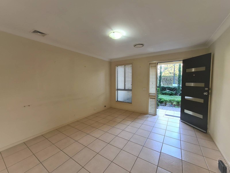 15 Tree Top Circuit, Quakers Hill NSW 2763