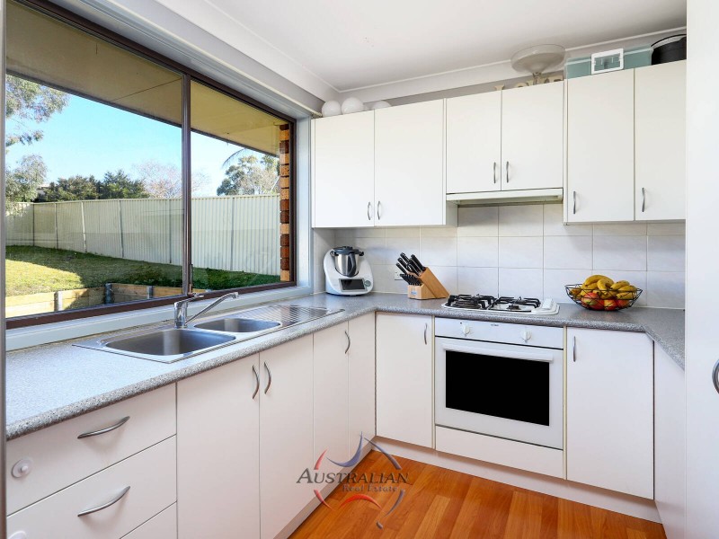 6 Melinz Place, Quakers Hill NSW 2763