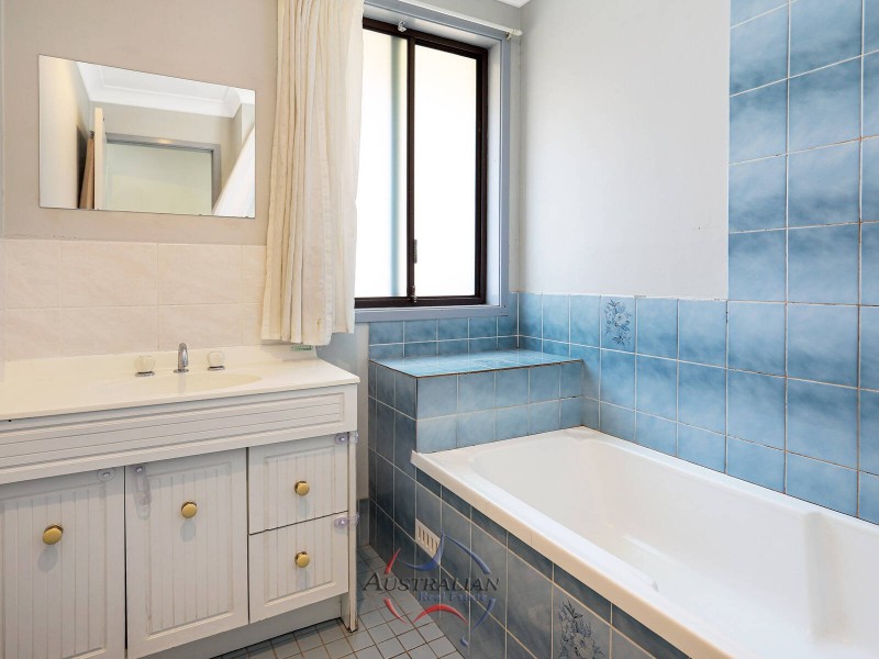 6 Melinz Place, Quakers Hill NSW 2763