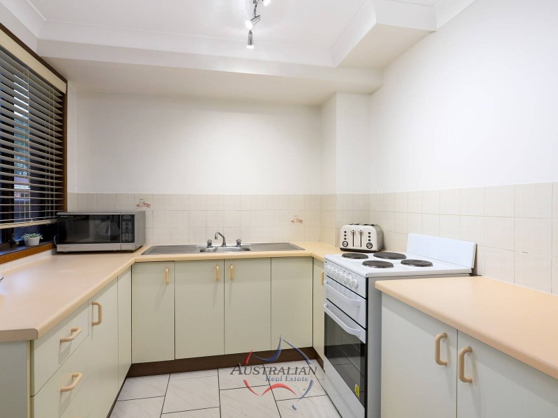 11/4 Highfield Road, Quakers Hill NSW 2763