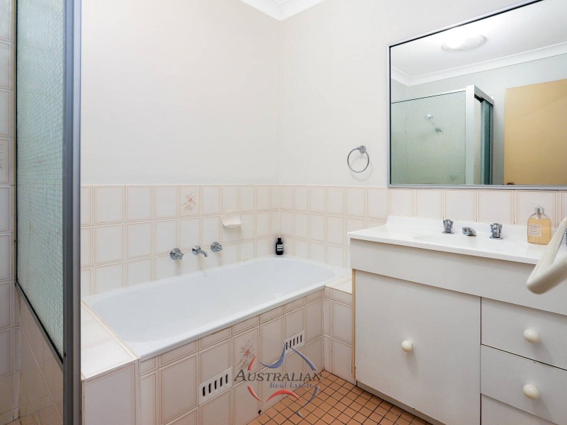 11/4 Highfield Road, Quakers Hill NSW 2763