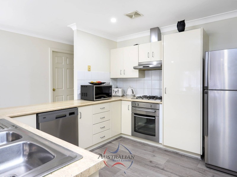 2 Lachlan Drive, Winston Hills NSW 2153
