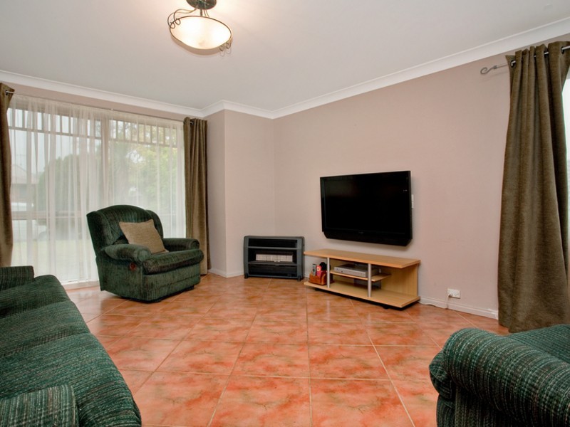 10 Benbury Street, Quakers Hill NSW 2763