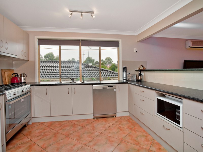 10 Benbury Street, Quakers Hill NSW 2763