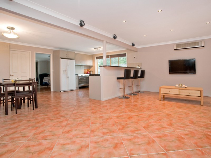 10 Benbury Street, Quakers Hill NSW 2763