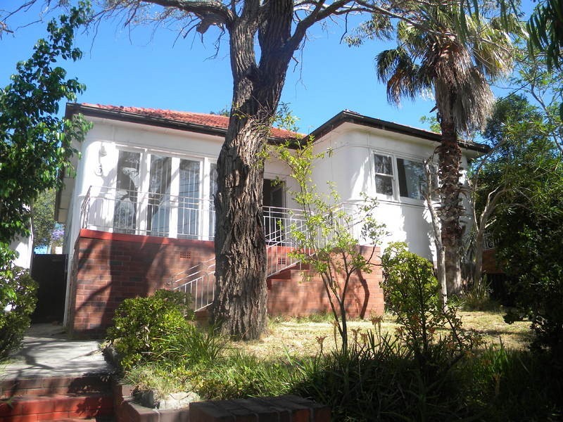 5 Warburton Street, Chifley NSW 2036