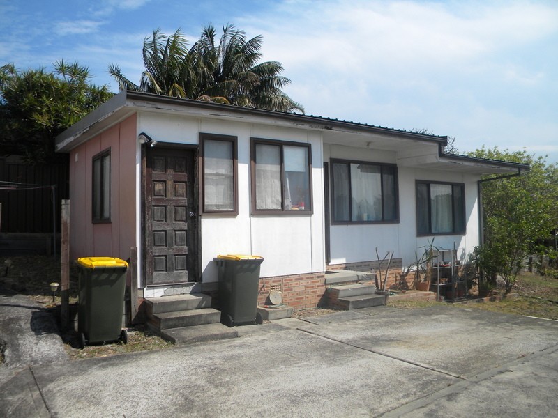 Rear/16 Caley Street, Chifley NSW 2036