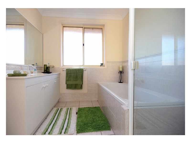 15  Belledale Close, St Clair NSW 2759