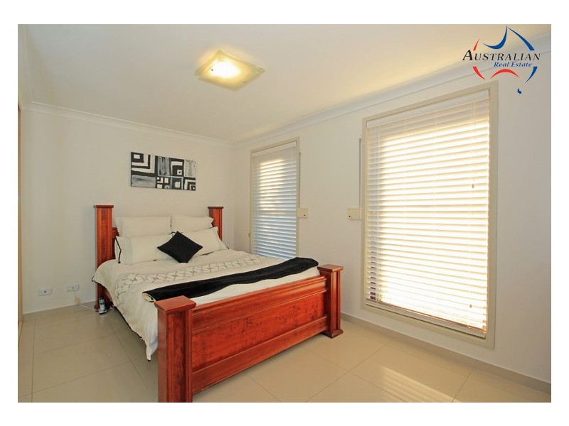 5 Othello Place, St Clair NSW 2759