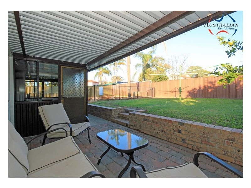 5 Othello Place, St Clair NSW 2759