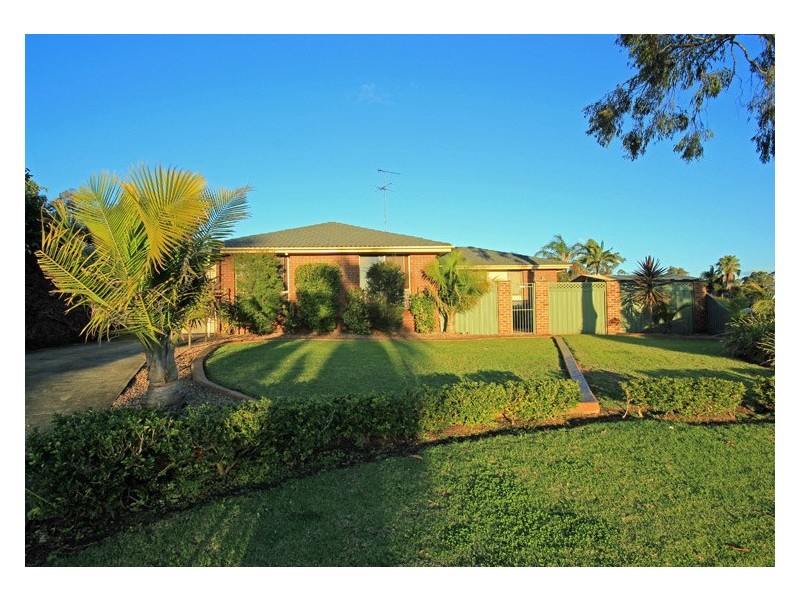 32 Menzies Cct,, St Clair NSW 2759