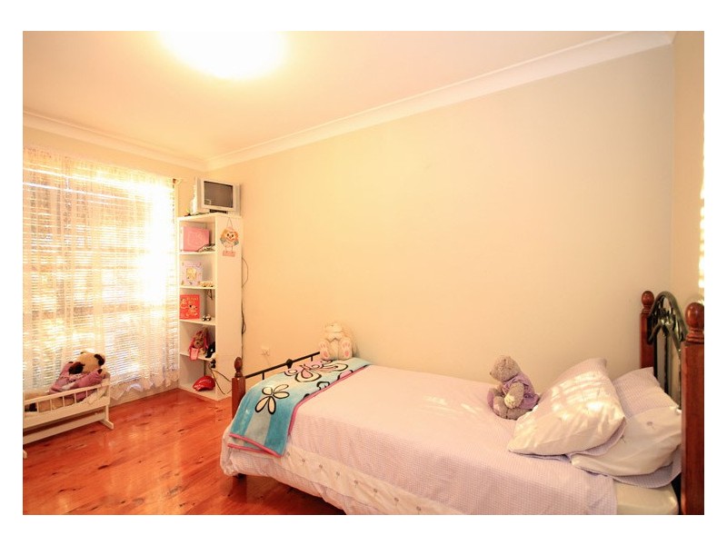 32 Menzies Cct,, St Clair NSW 2759