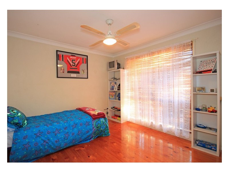 32 Menzies Cct,, St Clair NSW 2759