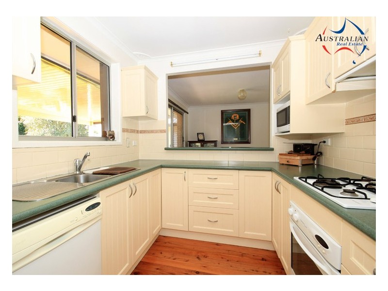 4 Coowarra Drive, St Clair NSW 2759