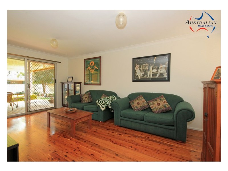 4 Coowarra Drive, St Clair NSW 2759