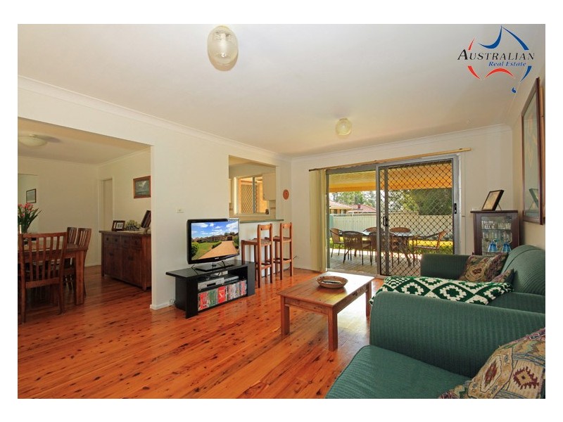 4 Coowarra Drive, St Clair NSW 2759