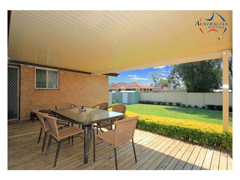 4 Coowarra Drive, St Clair NSW 2759