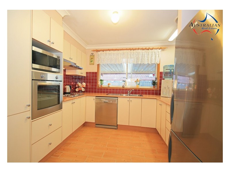 6 Sunndal Close, St Clair NSW 2759