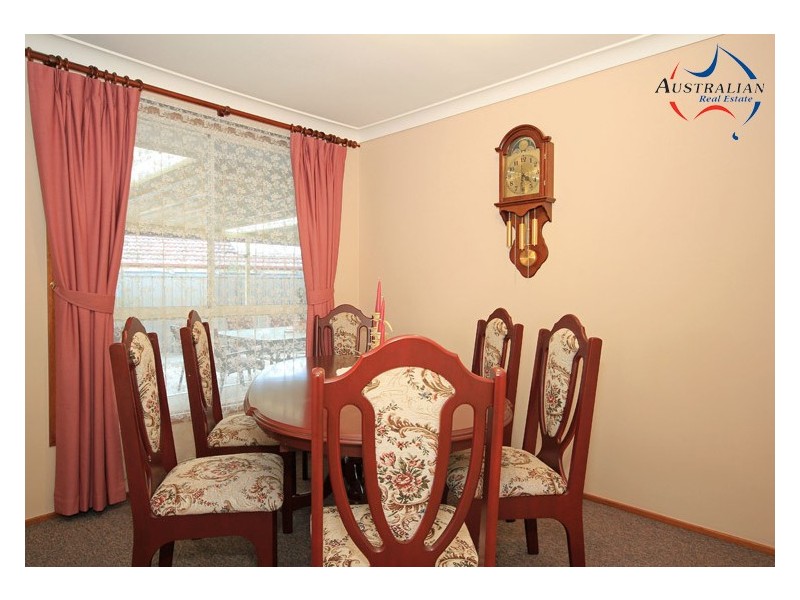 6 Sunndal Close, St Clair NSW 2759