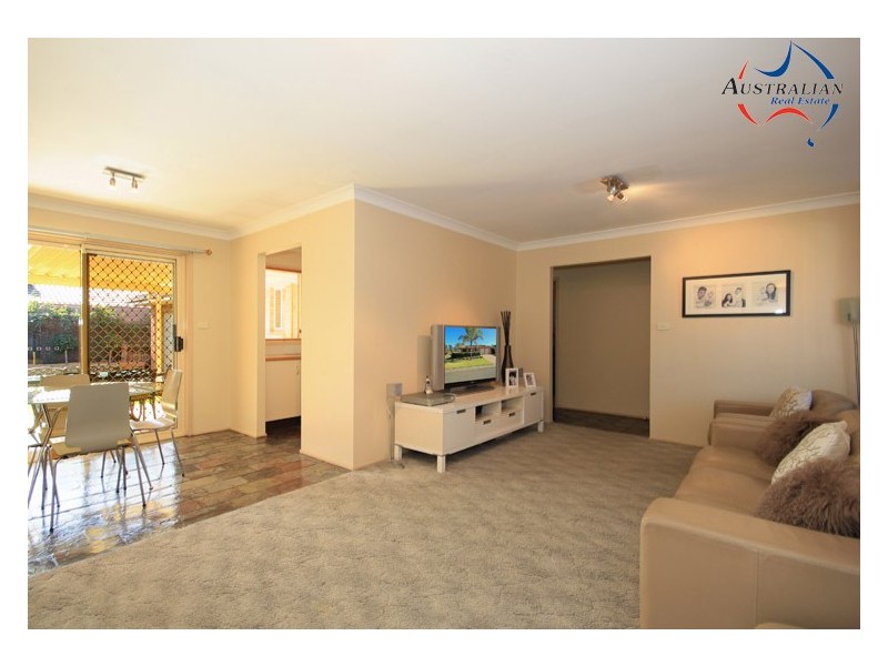 25 Martin Grove, Colyton NSW 2760