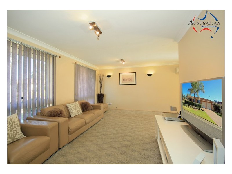 25 Martin Grove, Colyton NSW 2760