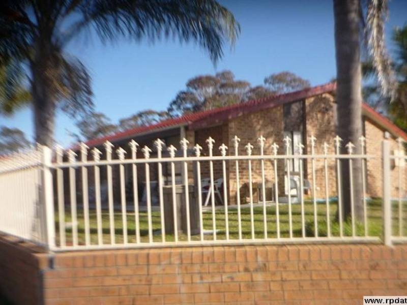 2 Onslow St, St Clair NSW 2759