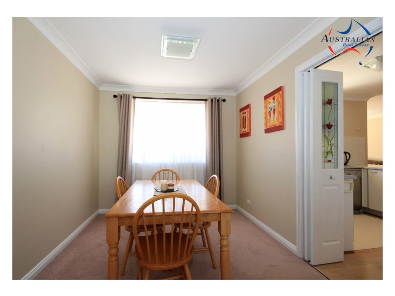 8 Mezen Place, St Clair NSW 2759