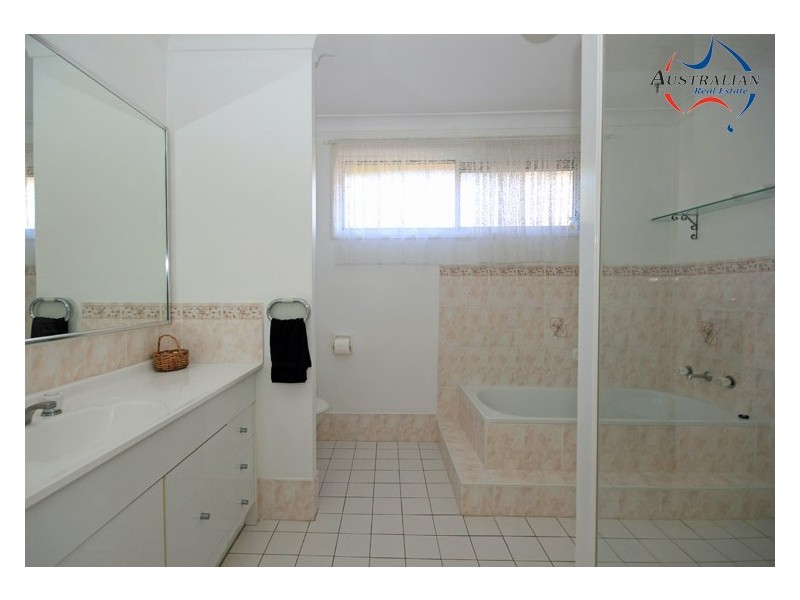 8 Mezen Place, St Clair NSW 2759