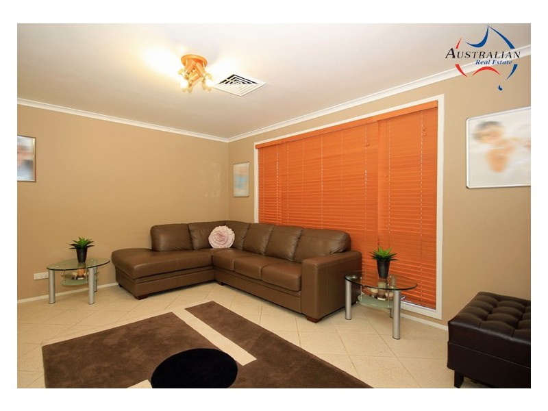 1 Meru Place, St Clair NSW 2759