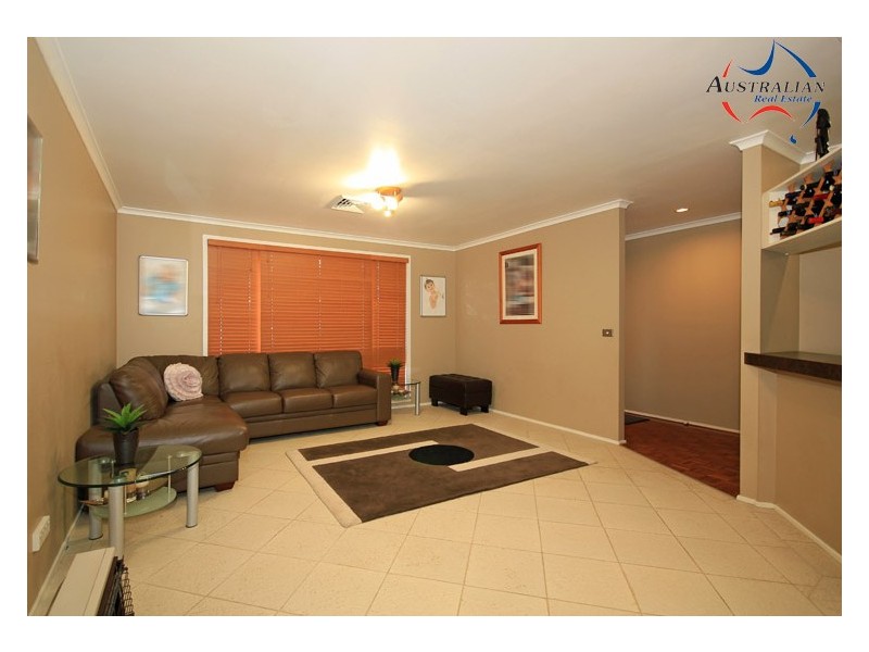 1 Meru Place, St Clair NSW 2759