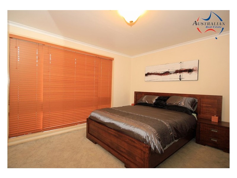 1 Meru Place, St Clair NSW 2759