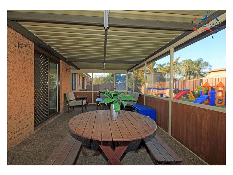 1 Meru Place, St Clair NSW 2759