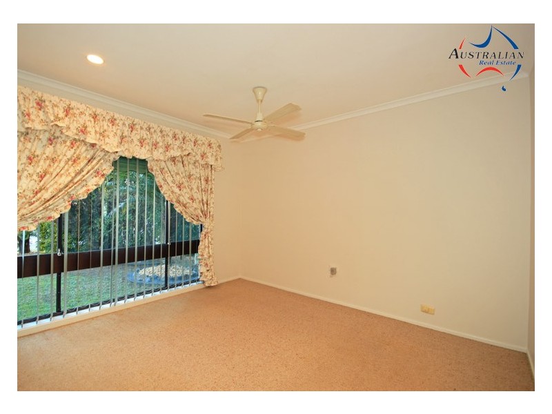 130 Pine Creek Circuit, St Clair NSW 2759