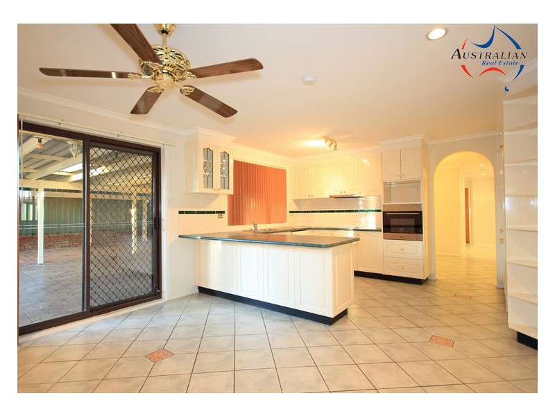 130 Pine Creek Circuit, St Clair NSW 2759