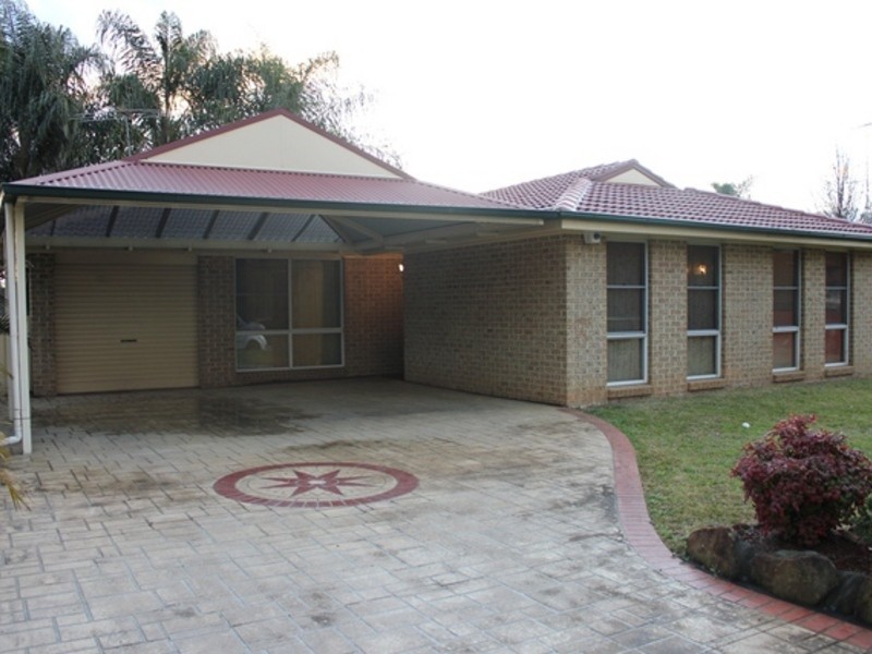 220 Banks Drive, St Clair NSW 2759