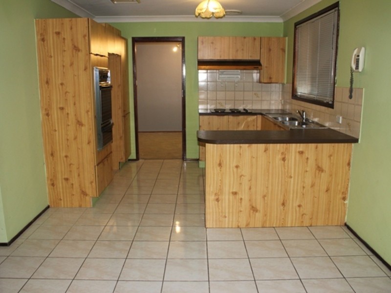 220 Banks Drive, St Clair NSW 2759