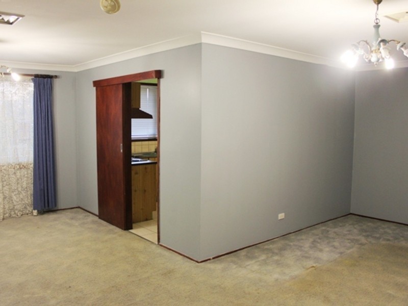 220 Banks Drive, St Clair NSW 2759