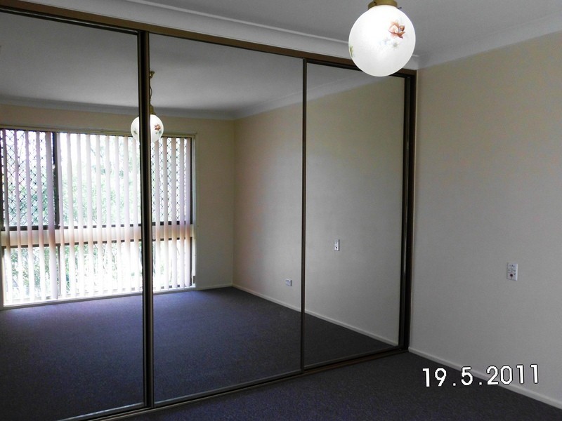 33 Lyrebird Cres, St Clair NSW 2759