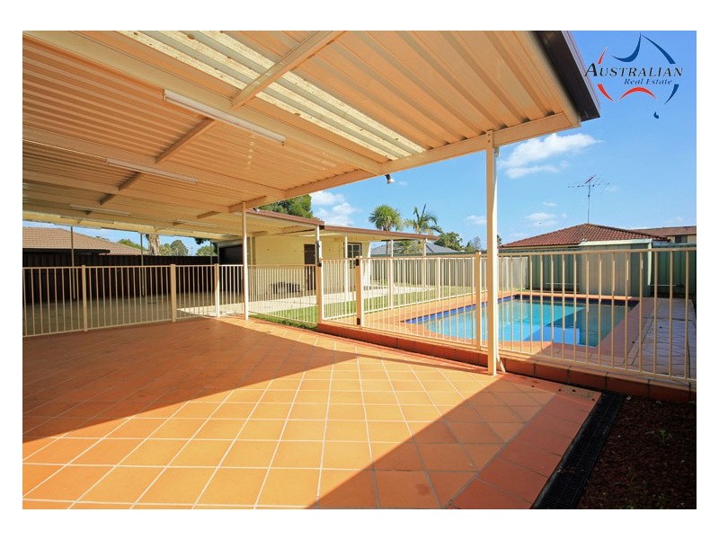 54 Menzies Circuit, St Clair NSW 2759