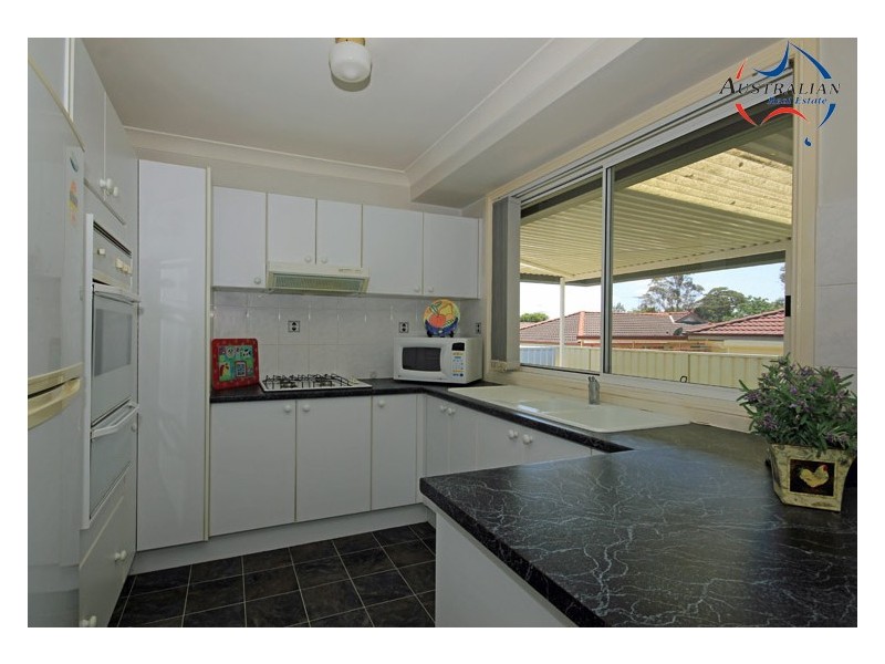 6 Shamrock Court, St Clair NSW 2759