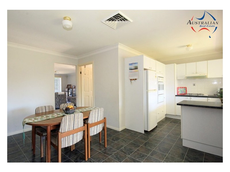 6 Shamrock Court, St Clair NSW 2759